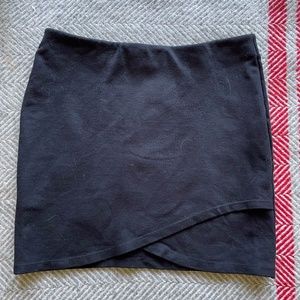 Aritzia Black Pencil Skirt (Size Small)
